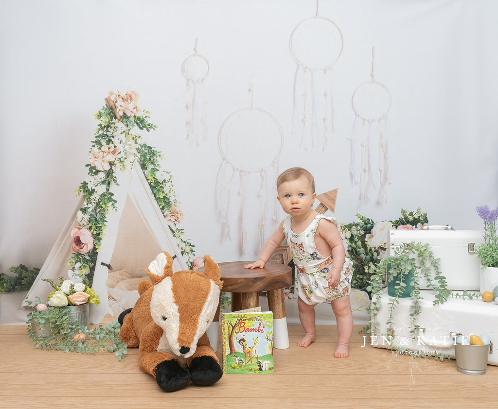 Kate Telón de fondo de primavera Boho Teepee diseñado por Megan Leigh Photography