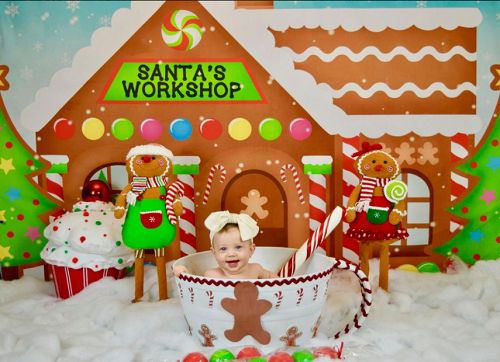 Kate Telón de fondo de Navidad nevado Gingerbread Town para niños diseñado por Leann West