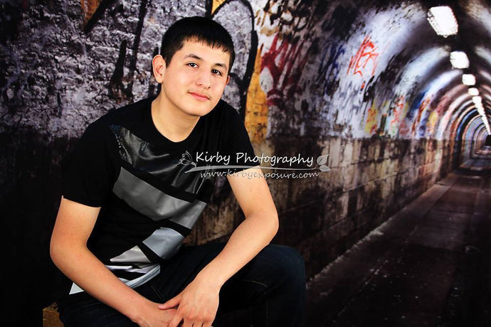 Katebackdrop：Kate Graffiti Wall Tunnel Building Backdrop For Photography