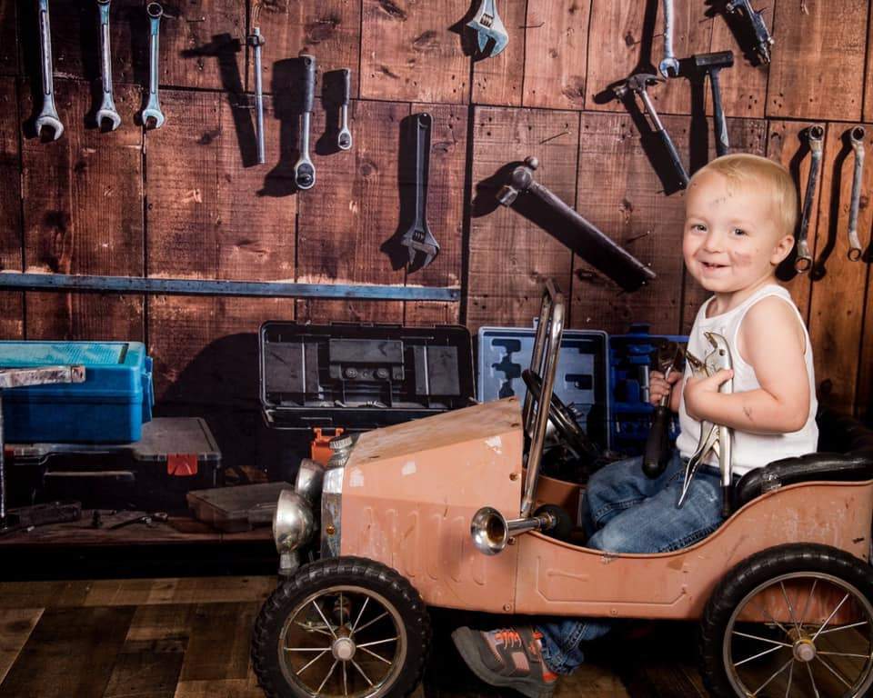 Katebackdrop：Kate Tool shelf against a table vintage garage backdrop for boy/Father's Day