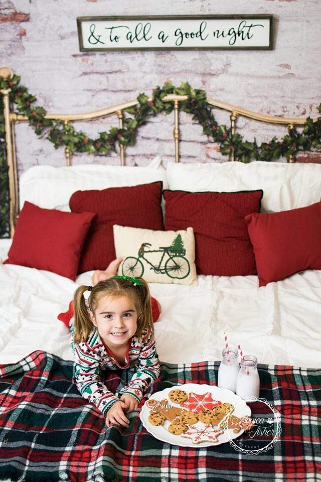 Katebackdrop：Kate Half Brass Bed with Ivy Headboard Brick Wall Backdrop Designed by Pine Park Collection