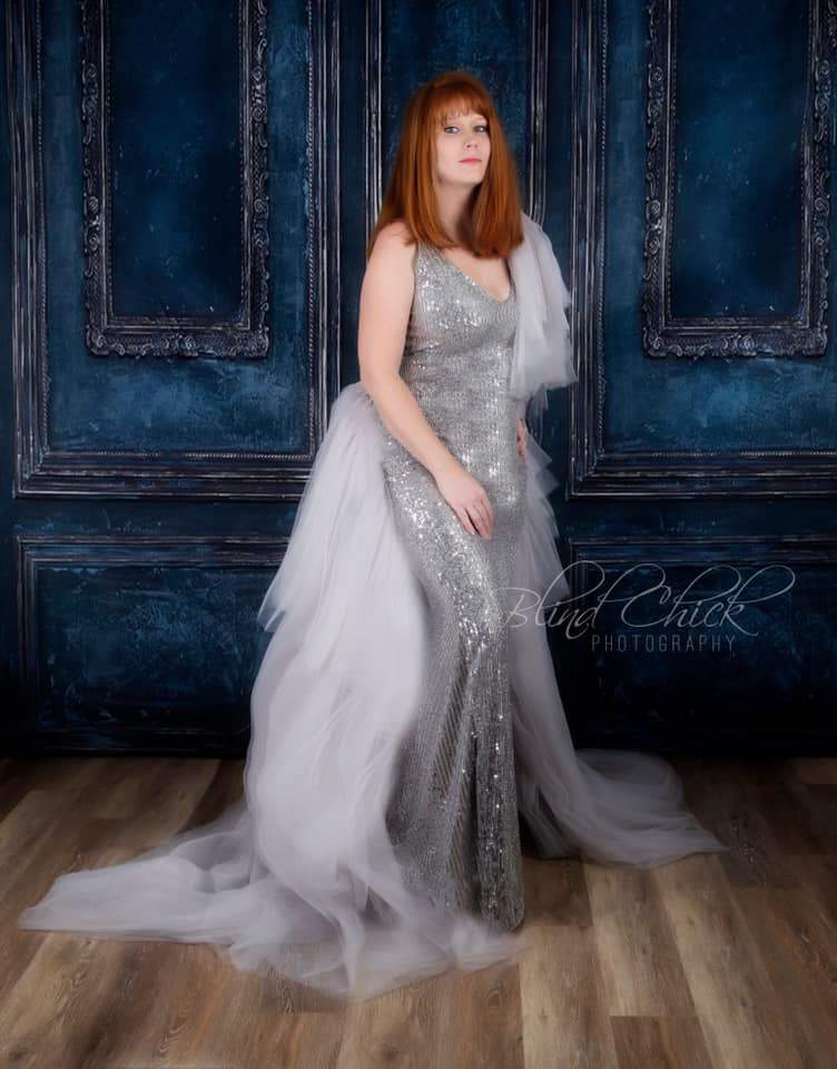 Cargar imagen en el visor de la galería, Katebackdrop：Kate Retro Deep Blue Wall Door Photography Backdrops Wedding