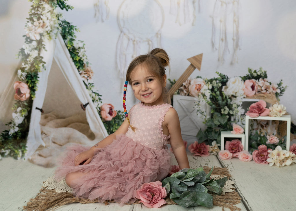 Kate Telón de fondo de primavera Boho Teepee diseñado por Megan Leigh Photography