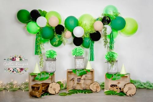 Kate pastel Smash Telón de fondo Globos verdes Camping cumpleaños Diseñado por Csilla Kancsar