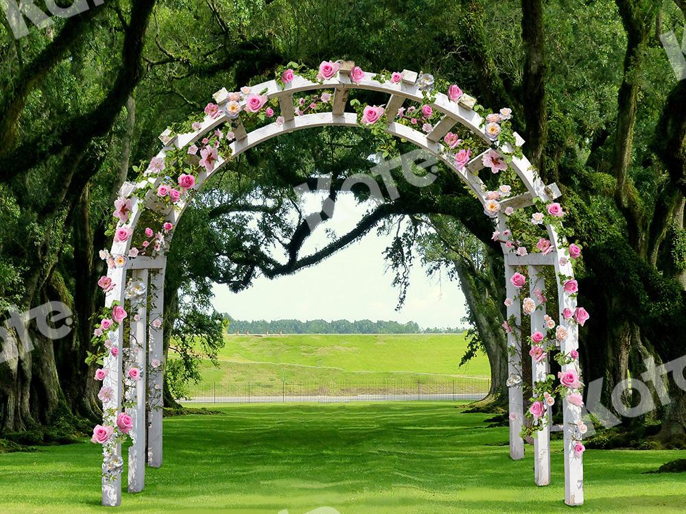 Kate Arco de flores de jardín de telón de fondo de boda diseñado por Chain Photography