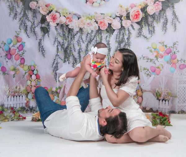 Kate Pascua con conejos Fondo floral para fotografía