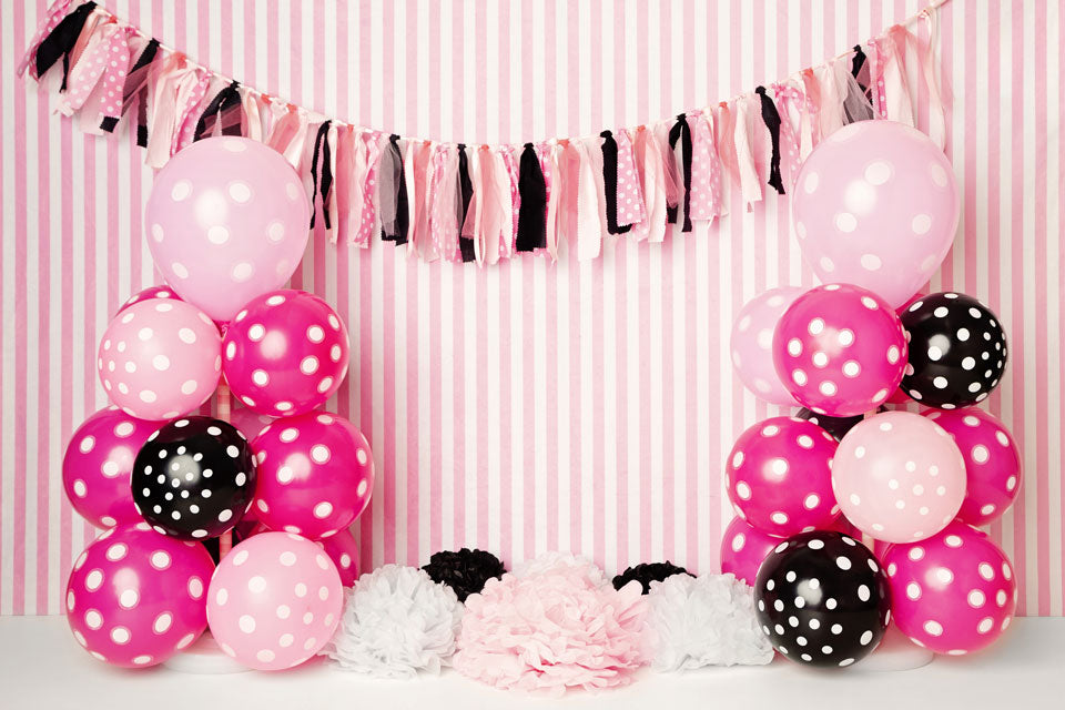 Kate Globos rosas negros con tiras para niños Telón de fondo para fotografía diseñado por Kerry Anderson