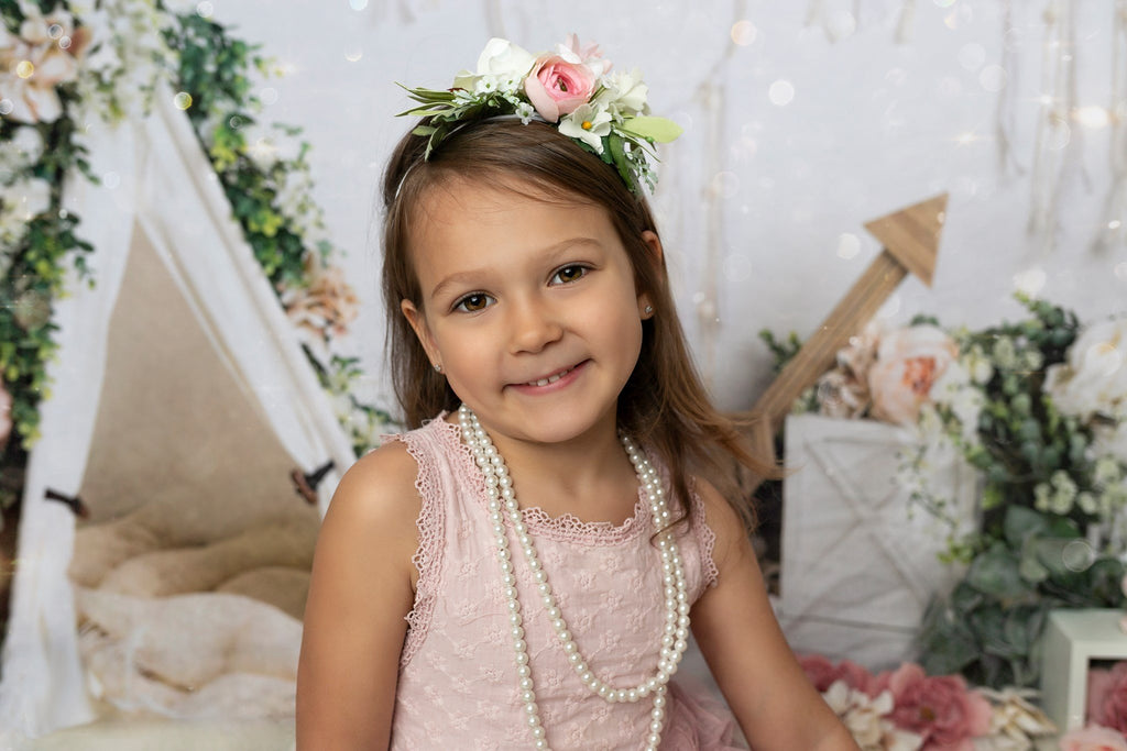 Kate Telón de fondo de primavera Boho Teepee diseñado por Megan Leigh Photography