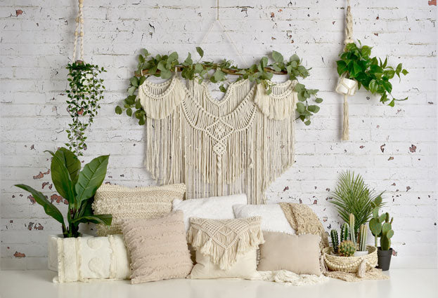 Kate Almohadas de piso de macramé Boho con fondo de plantas de primavera madre diseñado por Mandy Ringe Photography