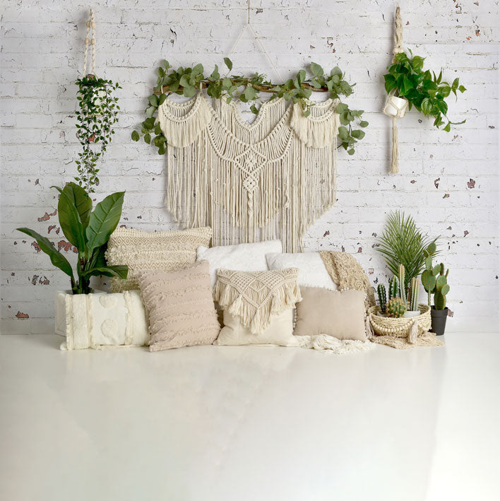 Kate Almohadas de piso de macramé Boho con fondo de plantas de primavera madre diseñado por Mandy Ringe Photography