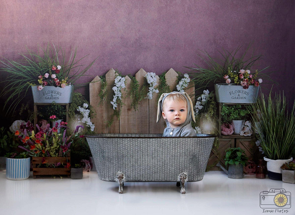 Kate Fondo de valla de madera con flores de jardín de primavera diseñado por Megan Leigh Photography