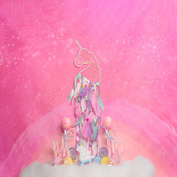 Cargar imagen en el visor de la galería, Kate Cake Smash Unicornio Telón de fondo diseñado por Mini MakeBelieve