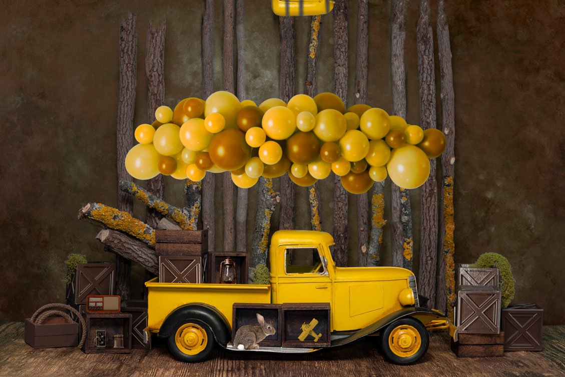 Kate Cake Smash Cumpleaños Globo amarillo Camión Telón de fondo diseñado por Mini MakeBelieve