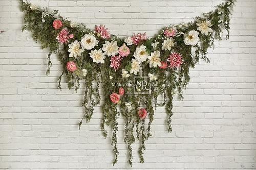 Kate Guirnalda de vegetación con fondo de primavera de flores rosadas Diseñado por Mandy Ringe Photography