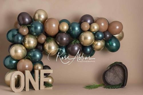 Kate Telón de fondo de globos de primer cumpleaños diseñado por Rose Abbas